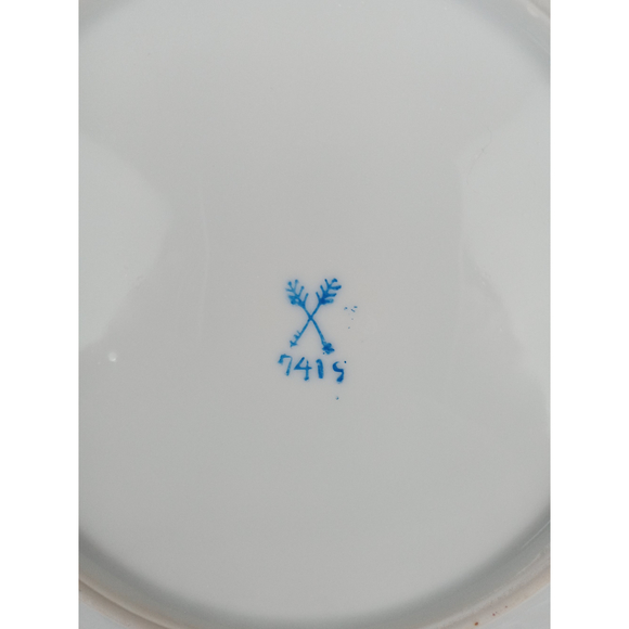 Vintage Porcelain Handled Dish with Cut-outs Edge Florals with Guilt Trim 8.5" - Picture 7 of 7